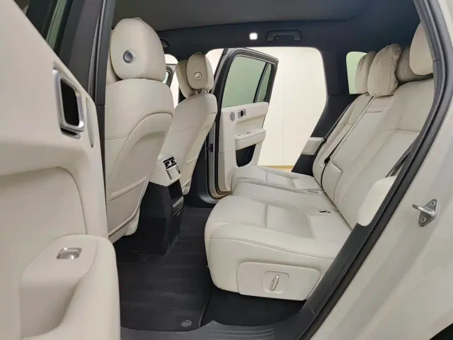 Li Auto L6 — Фото автомобиля 11