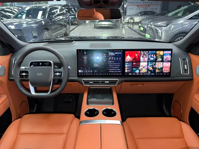 Li Auto L8 — Фото автомобиля 13
