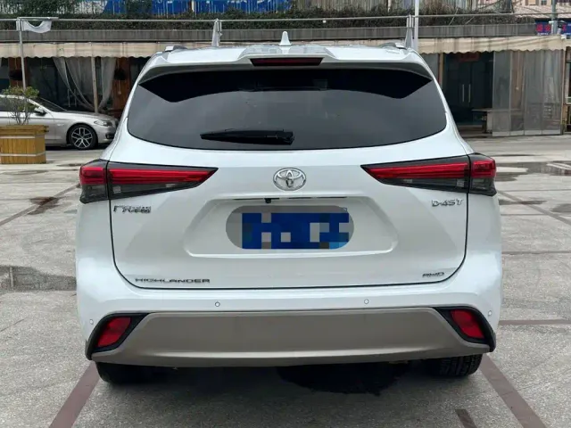 Toyota Highlander — Фото автомобиля 4