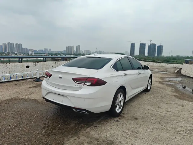Buick Regal — Фото автомобиля 6