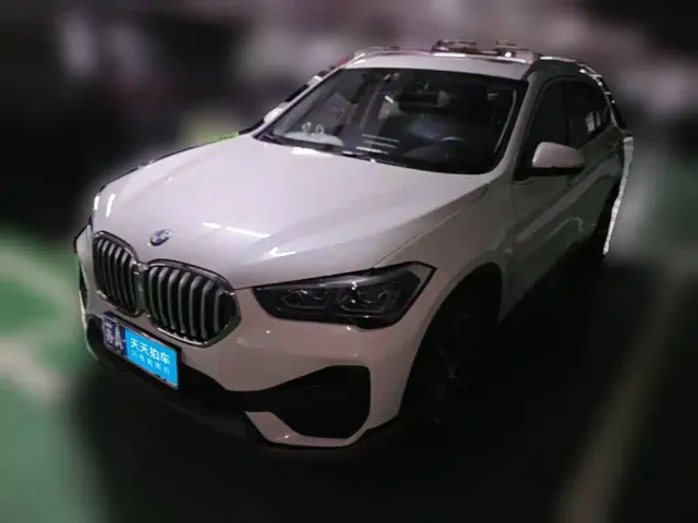 Фотография автомобиля — BMW X1