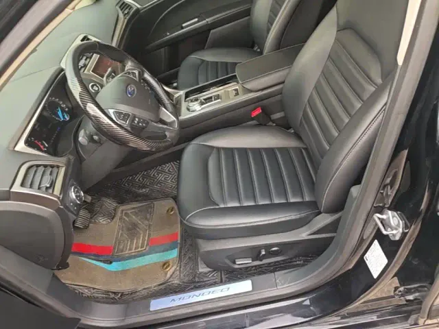Ford Mondeo — Фото автомобиля 14