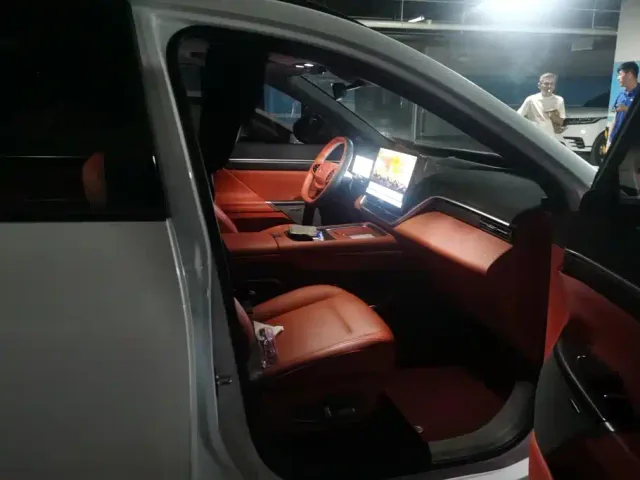 Dongfeng eπ 008 — Фото автомобиля 8
