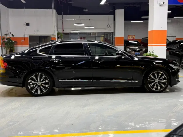 Volvo S90 — Фото автомобиля 9
