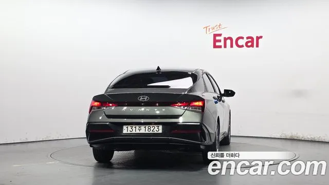 Hyundai Avante CN7 — Фото автомобиля 4