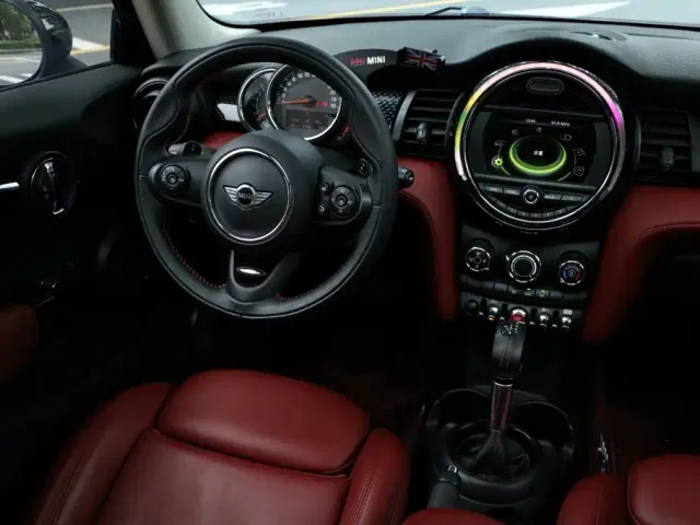MINI Hatch — Фото автомобиля 7