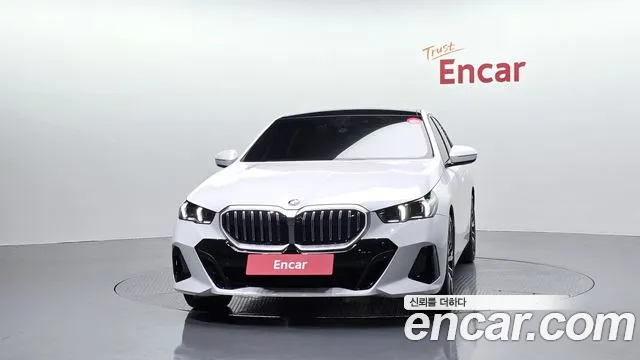 BMW 5-Series 5 серия (G60) 530i xDrive M Sport — Фото автомобиля 3