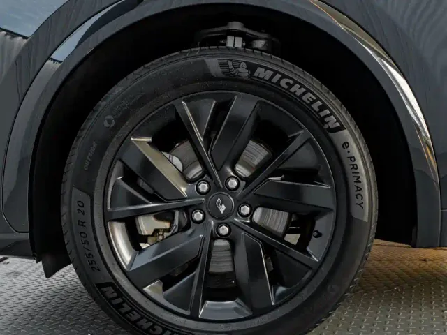 Li Auto L7 — Фото автомобиля 11