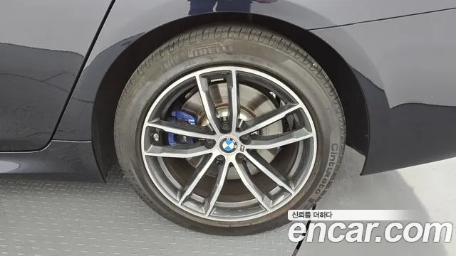 BMW 5 Series G30 — Фото автомобиля 21