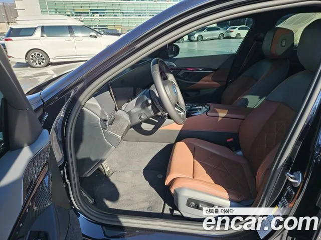 BMW i5 G60 — Фото автомобиля 5