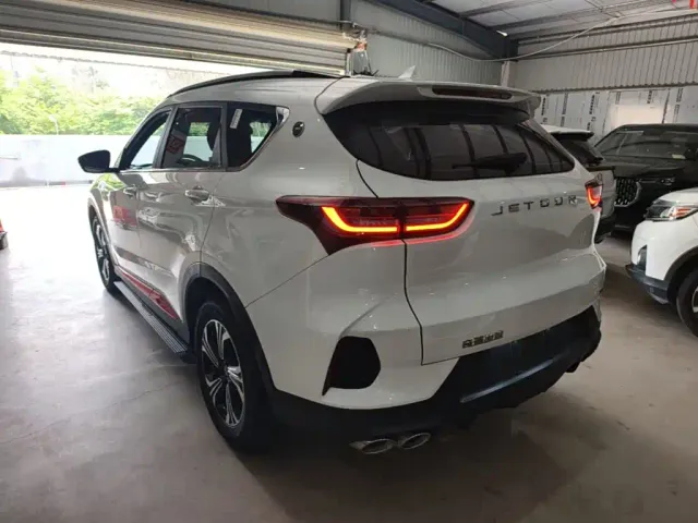 Jetour X70 — Фото автомобиля 4
