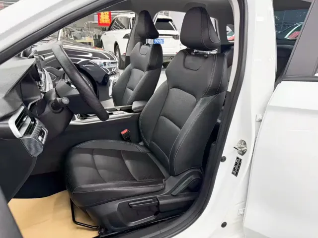 Geely Emgrand 2022 4th Generation 1.5L CVT Elite — Фото автомобиля 14