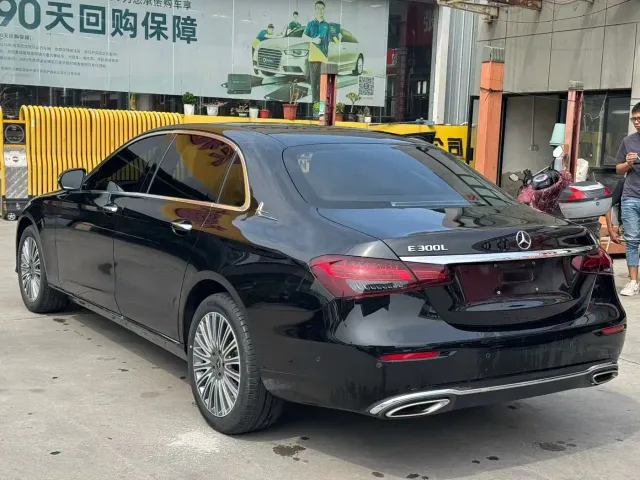 Mercedes-Benz E-Class — Фото автомобиля 7
