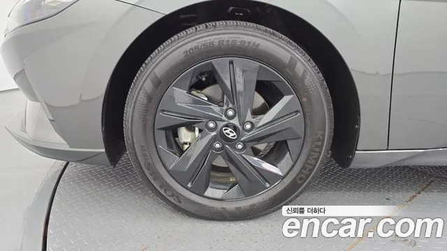 Hyundai Avante CN7 — Фото автомобиля 5