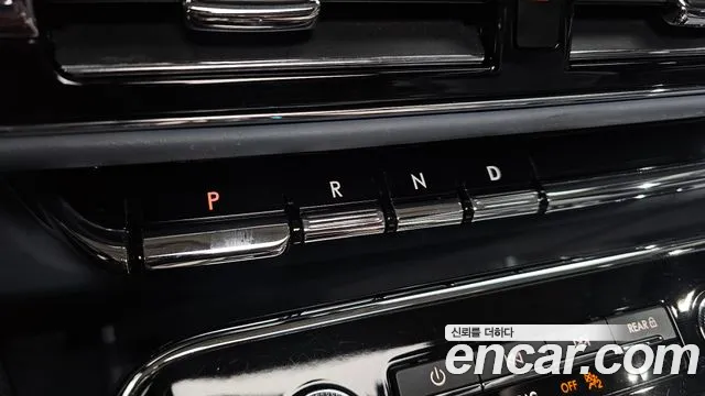 Lincoln Navigator 4th Gen — Фото автомобиля 12