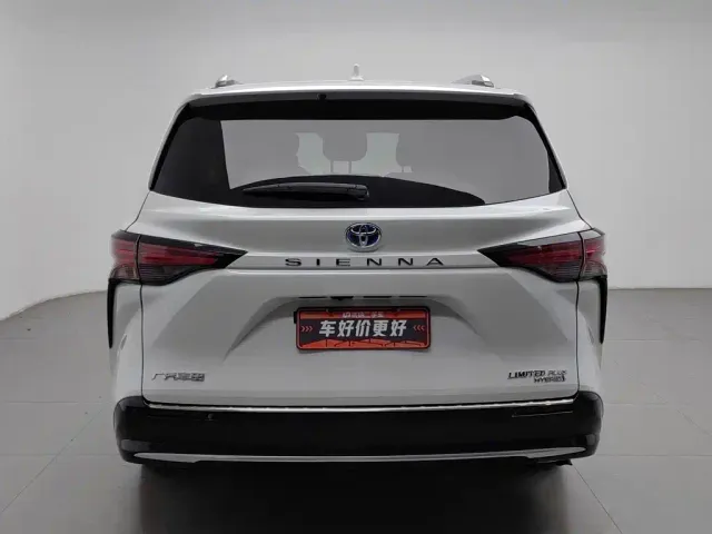 Toyota Sienna — Фото автомобиля 4