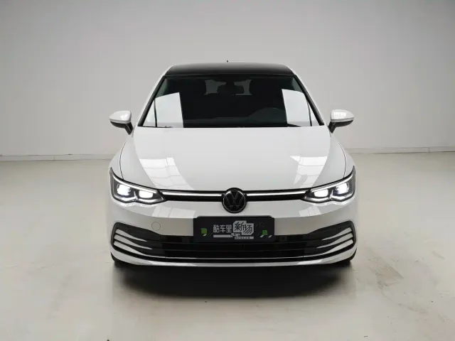 Volkswagen Golf — Фото автомобиля 2