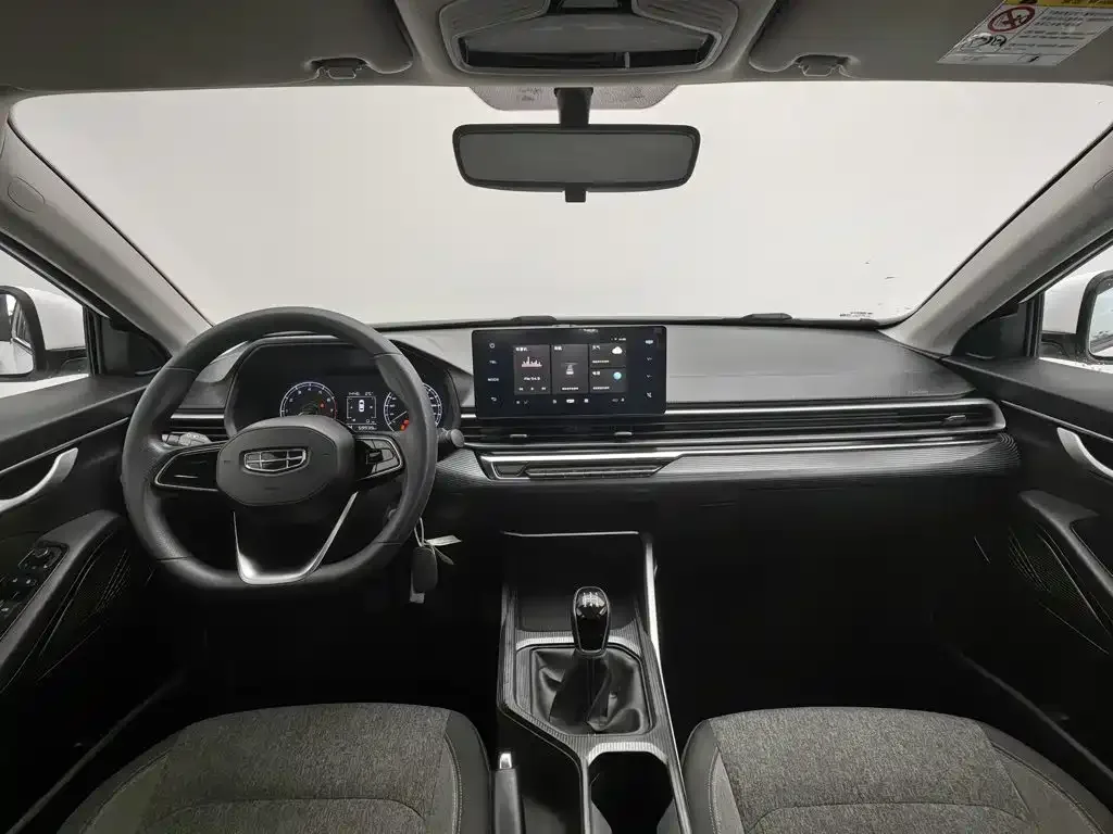 Geely Emgrand 2023 4th Generation Champion Edition 1.5L Manual Luxury — Фото автомобиля 5