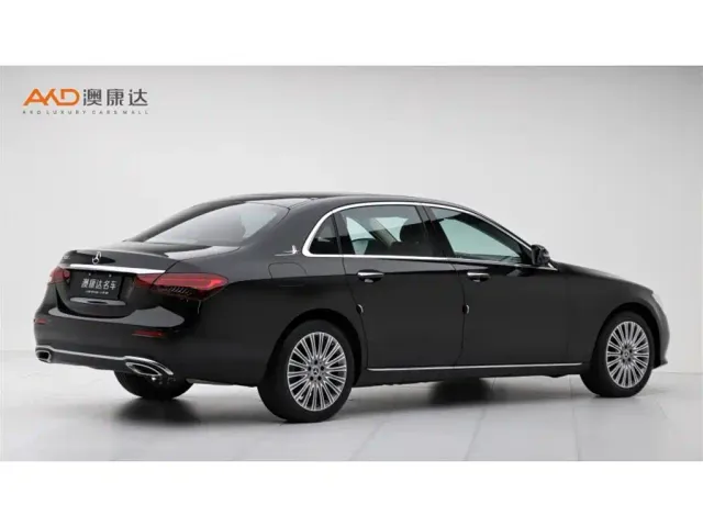 Mercedes-Benz E-Class — Фото автомобиля 3