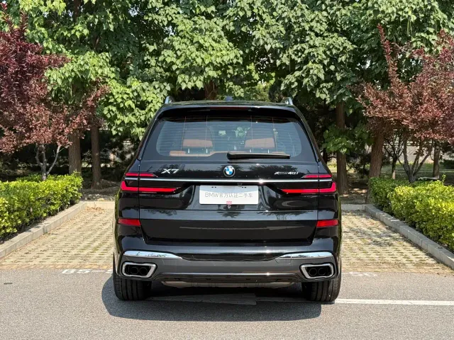 BMW X7 — Фото автомобиля 3