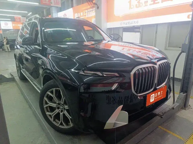 BMW X7 — Фото автомобиля 4