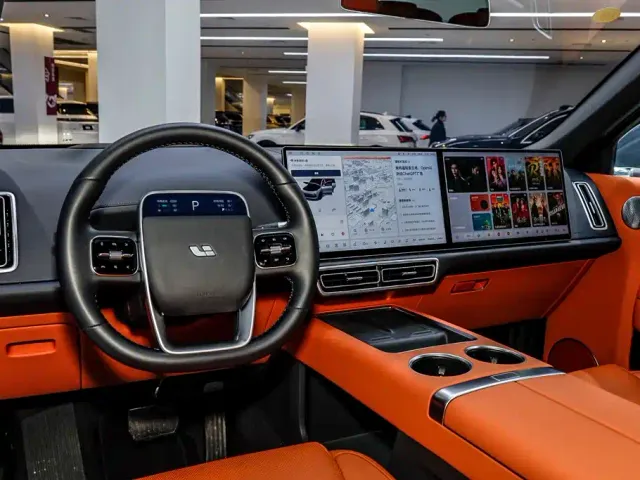 Li Auto L8 — Фото автомобиля 26
