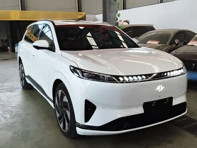Dongfeng eπ 008 — Фото автомобиля 3