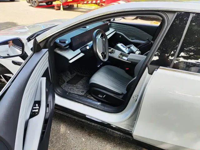 Geely Galaxy E8 — Фото автомобиля 5