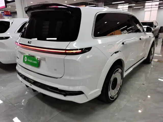 Li Auto L9 — Фото автомобиля 6