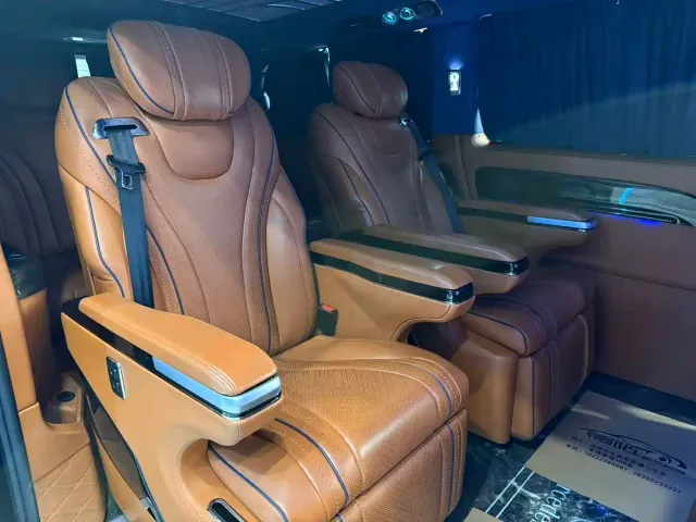 Mercedes-Benz Vito 2021 2.0T Elite 7-Seater — Фото автомобиля 10