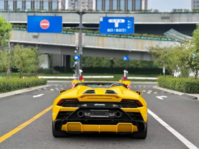 Lamborghini Huracan — Фото автомобиля 8