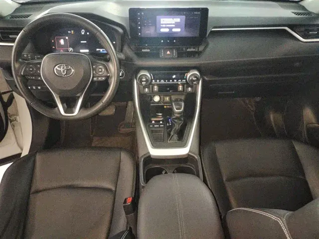 Toyota RAV4 — Фото автомобиля 9