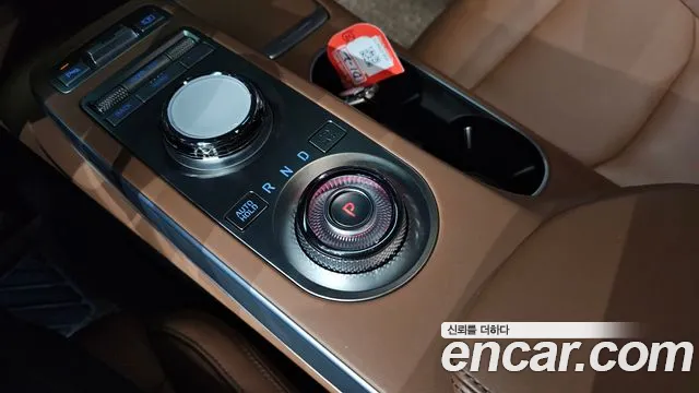 Genesis GV70 — Фото автомобиля 12