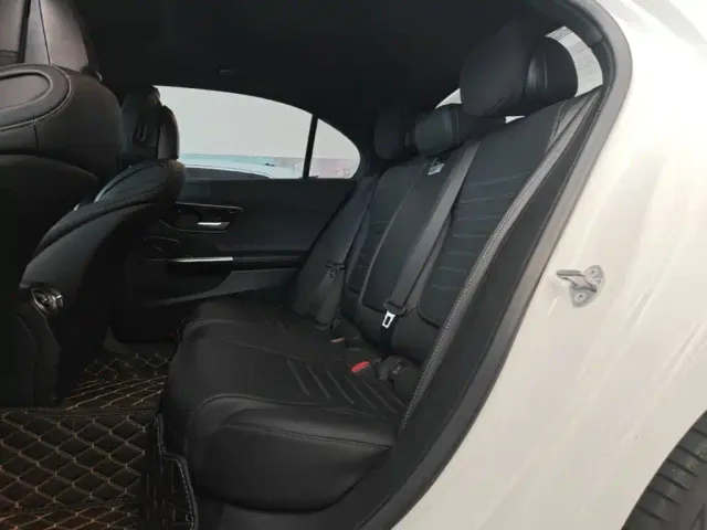 Mercedes-Benz C-Class — Фото автомобиля 16