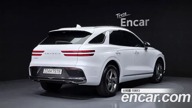 Genesis GV70 2.5T Бензин 2WD — Фото автомобиля 2