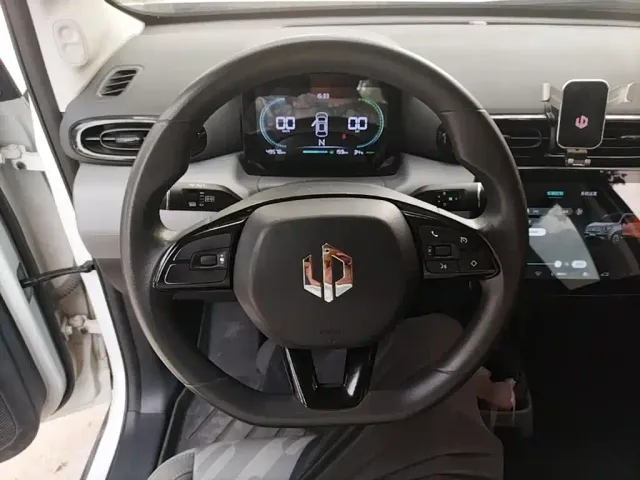 Leapmotor T03 — Фото автомобиля 10