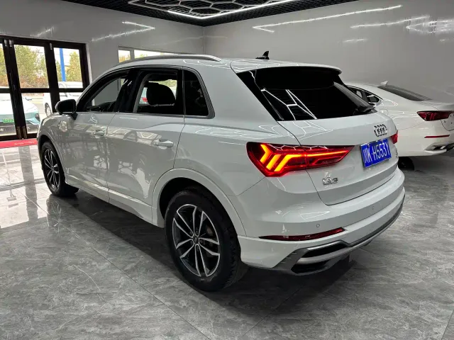Audi Q3 — Фото автомобиля 4