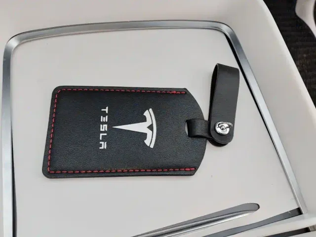Tesla Model Y — Фото автомобиля 8