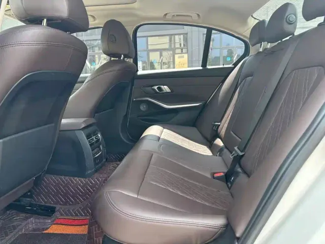BMW 3 Series — Фото автомобиля 5