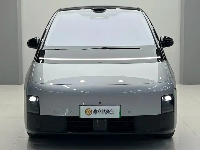 Фотография автомобиля — Li Auto MEGA