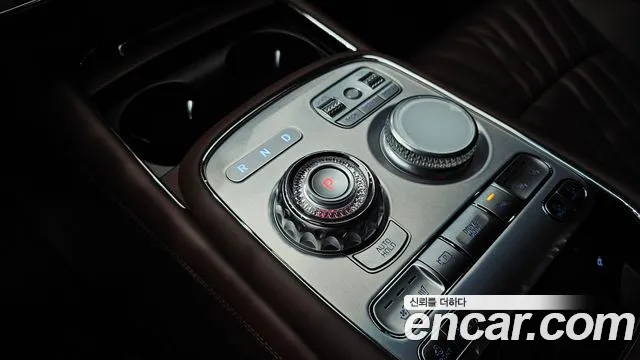 Genesis G90 Бензин 3.5 турбо AWD — Фото автомобиля 9