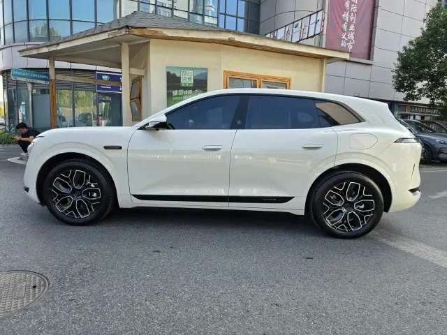 Avatr Avita 07 L — Фото автомобиля 6