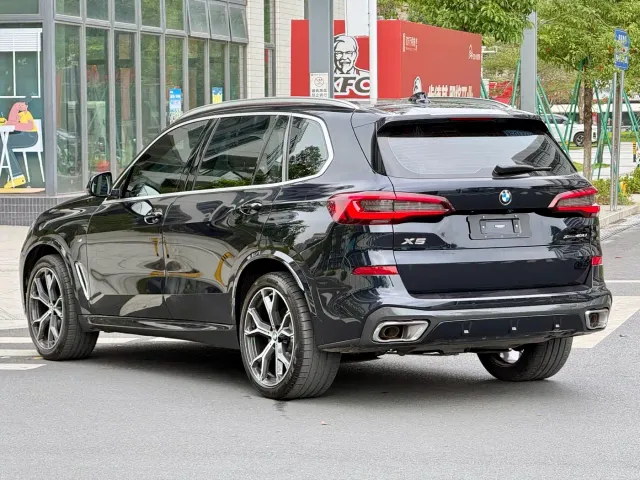 BMW X5 — Фото автомобиля 8