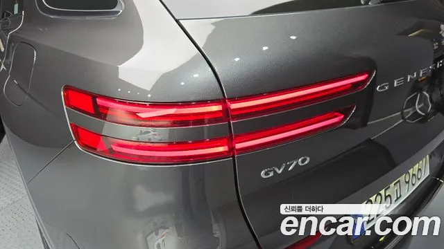 Genesis GV70 2.5T Бензин AWD — Фото автомобиля 21
