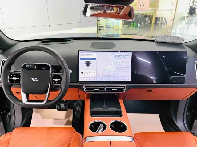 Li Auto L8 — Фото автомобиля 8