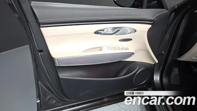 Genesis GV70 2.5T Бензин 2WD — Фото автомобиля 19