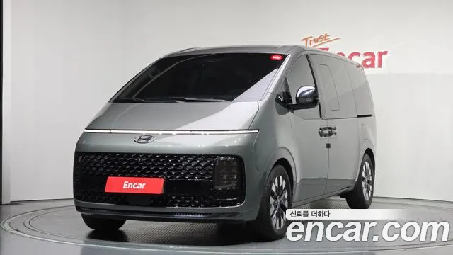 Фотография автомобиля — Hyundai Staria 4WD Lounge 9 мест