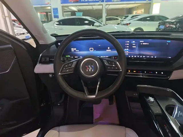 Buick E5 — Фото автомобиля 10
