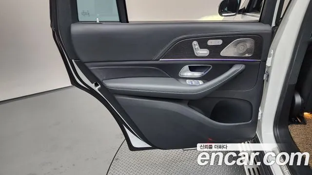 Mercedes-Benz GLS-Class — Фото автомобиля 24