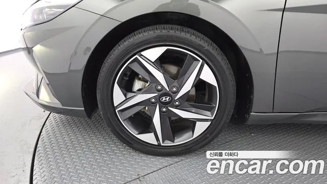 Hyundai AVANTE Avante (CN7) — Фото автомобиля 5